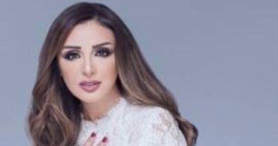 أنغام تغادر القاهرة فى طريقها لتونس