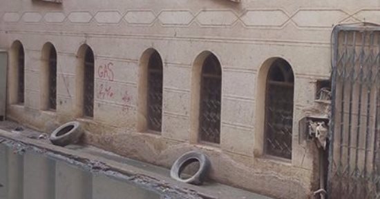 بالصور .. مياه الصرف الصحى تغرق شارع مسجد الرحمن فى بشتيل