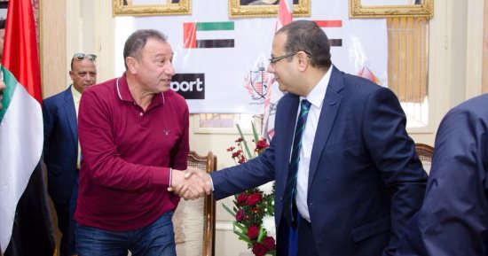 محمود الخطيب ورئيس قناة أبو ظبى الرياضية فى زيارة لرموز غزل المحلة