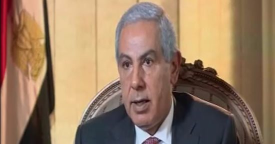 وزير الصناعة يتلقى تقريرا حول مشكلات التصدير أبرزها تسعير الغاز بالدولار 