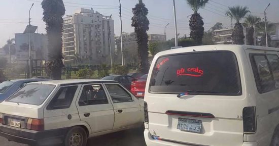 المرور ترفع حطام حوادث متفرقة بالطرق السريعة.. وانتظام حركة السيارات