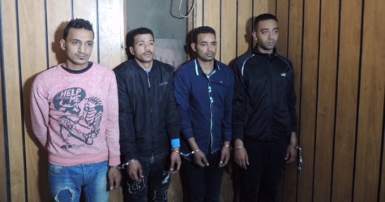 مباحث القاهرة تضبط المتهمين بسرقة "عامل كشك" بالإكراه فى مصر القديمة