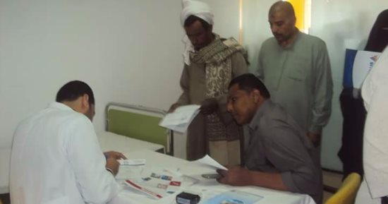 بالفيديو والصور .. القافلة رقم 11 للكشف المبكر عن "فيروس سى" تبدأ عملها بالغردقة