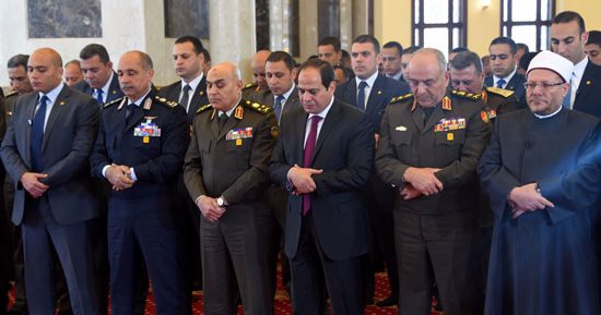 بالفيديو والصور.. السيسى يصل مسجد المشير طنطاوى لأداء صلاة الجمعة فى ذكرى يوم الشهيد