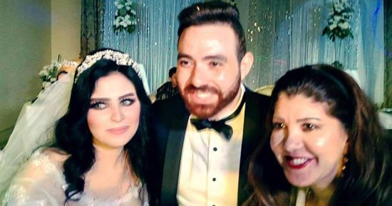 أدمن "أسف ياريس" ينشر صورة بصحبة رولا خرسا من حفل زفافه