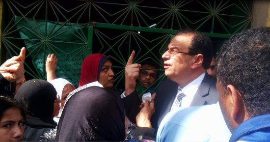 بالصور ..محافظ الدقهلية يتفقد عدد من المخابز للإطمئنان على صرف الخبز