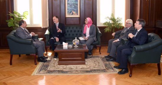 بالصور ..محافظ الإسكندرية يستقبل سفير أمريكا بالقاهرة لتهنئته بتوليه مهام منصبه