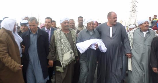 بالفيديو.. تفاصيل إنهاء خصومة ثأرية بين عائلتين فى الإسماعيلية بحضور المحافظ