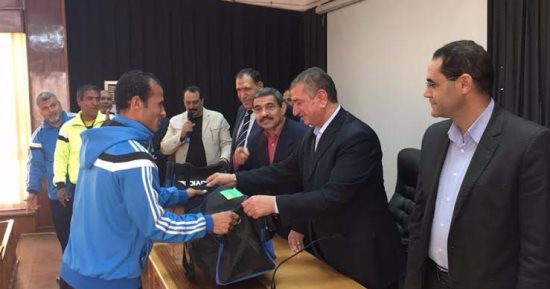 محافظ كفر الشيخ يكرم فريق الصم والبكم لحصولهم على المركز الأول بالدورى الممتاز
