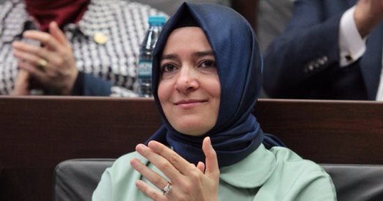 رويترز: وزيرة الأسرة التركية ستسافر إلى "روتردام" الهولندية