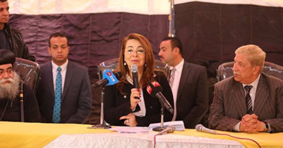 وزيرة التضامن تسلم الأسر القبطية المنتقلة من العريش 48 شقة بالإسماعيلية