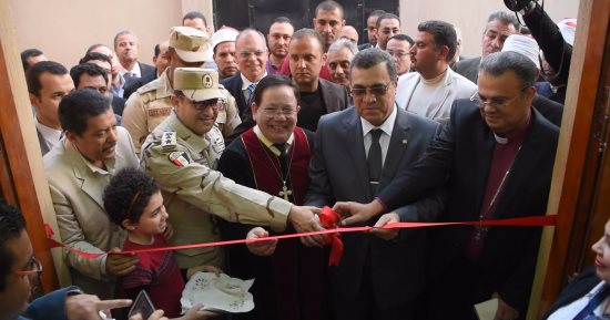 بالفيديو.. محافظ الفيوم يفتتح الكنيسة الإنجيلية بدار السلام