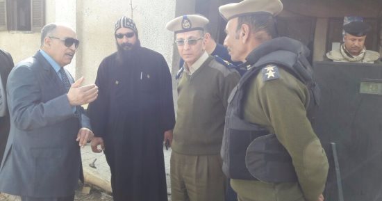 بالصور.. مساعد وزير الداخلية يتفقد نقاط التفتيش بالعلمين ووادى النطرون