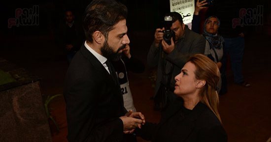 بالصور.. حسن الشافعى وحسام حبيب وسيمون فى عزاء والد الشاعر أمير طعيمة
