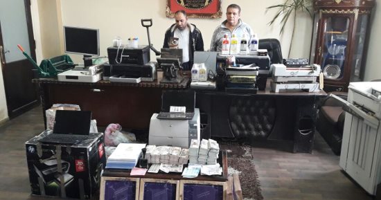 حبس عاطلين لاتهامهما بتزييف العملات المصرية والأجنبية بالقليوبية 