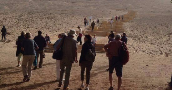بالصور .. وفد المانى يزور منطقة بنى حسن الأثرية بالمنيا
