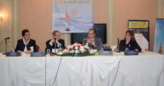 محافظ الإسكندرية يشارك فى تكريم محافظ البحيرة كأول سيدة تتولى المنصب