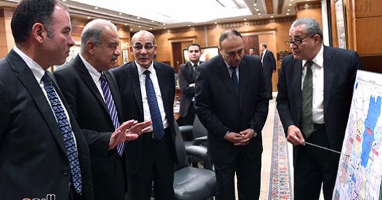 بالصور.. وزير التموين يعرض على رئيس الوزراء جهود لجان تفقد صوامع القمح 