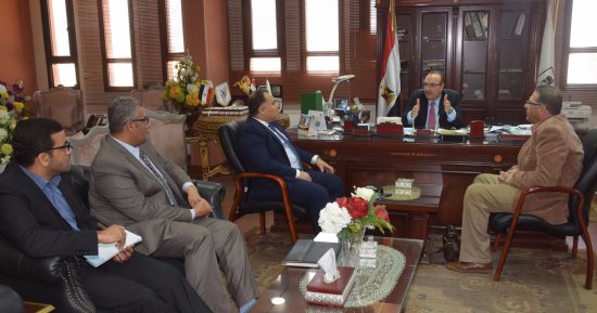 محافظ بنى سويف يبحث تعميم تجربة البساتين وإدخال أنظمة صرف أكثر تطوراً 