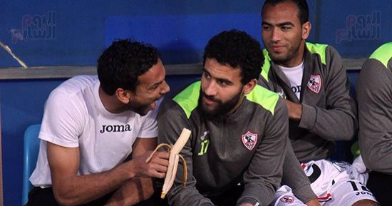 "الموز " يعيد المشاهد الغريبة للملاعب المصرية