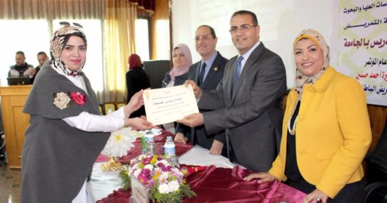 رئيس جامعة المنصورة يشهد افتتاح الملتقى الأول لتكنولوجيا المعلومات