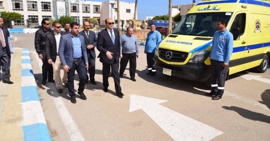  بالفيديو والصور.. دعم مطروح بــ11سيارة إسعاف بينهم 4 دفع رباعى للمناطق الصحرواية