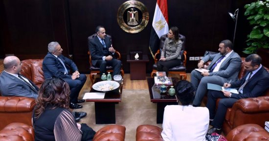 وزيرة الاستثمار تبحث الفرص الاستثمارية مع مستثمرين عرب