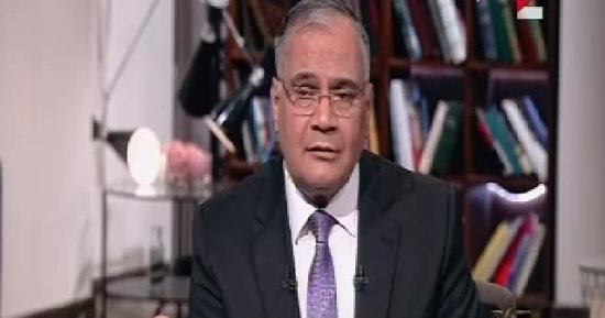 سعد الدين الهلالى يرقى عمرو أديب على الهواء ببرنامج "كل يوم"
