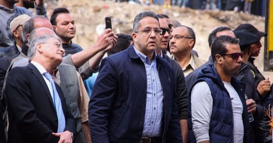 وزير الآثار: نحقق لمعرفة انفصال رأس رمسيس وتركها لعبث الأطفال فى المطرية