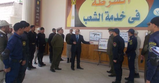 بالصور.. مساعد وزير الداخلية لشمال الصعيد يتفقد المواقع الشرطية
