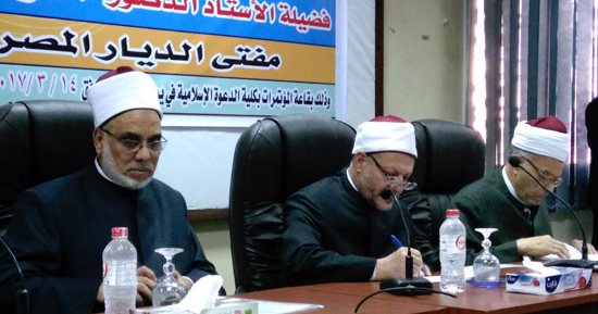 مفتى الجمهورية: هناك من يسعى لإقصاء منهج الأزهر منذ أوائل القرن العشرين