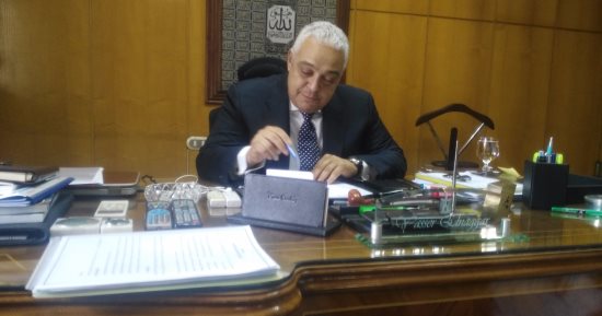 عمال مصر لصناعة الكيماويات يطالبون بصرف بدل مخاطر