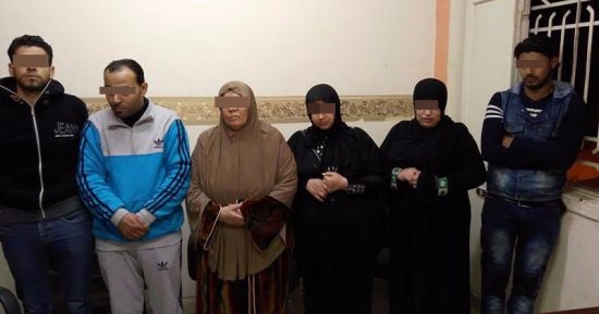 إنها حقا عائلة محترمة.. عاطل يشارك أمه فى إدارة وكر للدعارة بالشرقية 