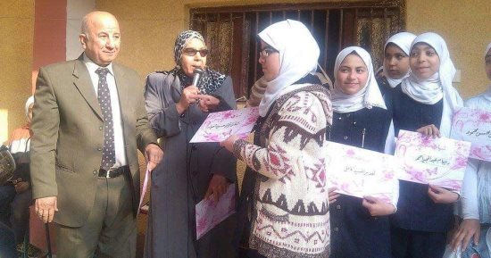 تكريم الطالبات الموهوبات في الرسم بإدارة كفر شكر بالقليوبية