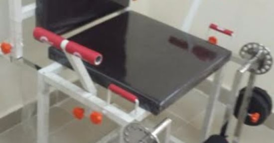 أحد الأهالى يتبرع لمستشفى السرو المركزى فى دمياط بأحدث جهاز للعلاج طبيعى 