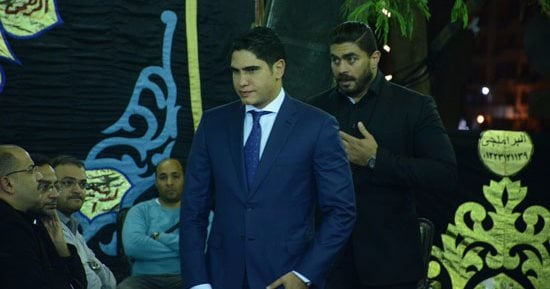  بالصور.. بدء عزاء والد الفنان خالد سليم.. وأحمد أبو هشيمة أول الحضور