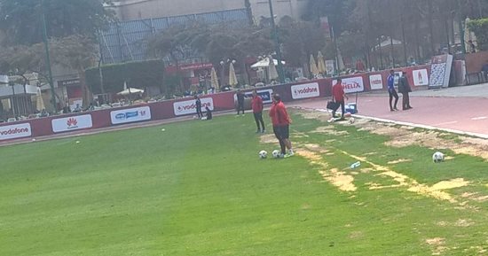 بالصور.. صدمة جديدة.. مؤمن زكريا يغادر مران الأهلى مصابا