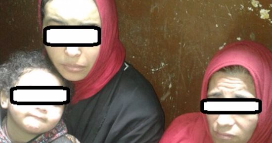 أم تؤجر طفلها للتسول بالمترو مقابل 300 جنيه يوميا.. وتعترف: بيجيب مصاريفه