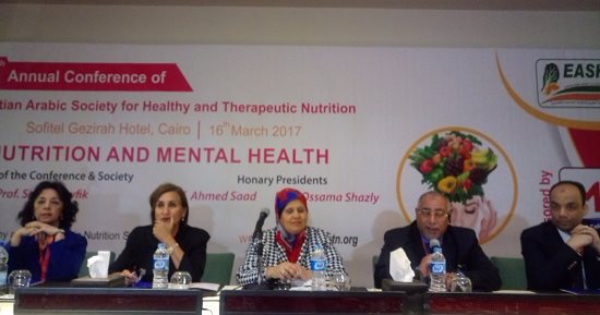 رئيس المصرية للتغذية تنصح الحوامل بتناول الأسماك البحرية والبيض