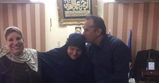 بالصور..وكيل تضامن دمياط يستقبل الأم المثالية للمحافظة