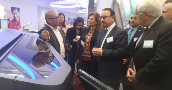 وزير الاتصالات يلتقى مسئولى "اتش بى" العالمية بمقر الشركة بكاليفورنيا 