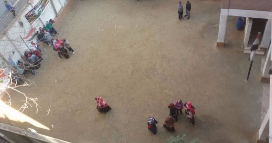 فصل طالب 15 يوما بعد اعتدائه بالضرب على اثنين من المعلمين بدمياط
