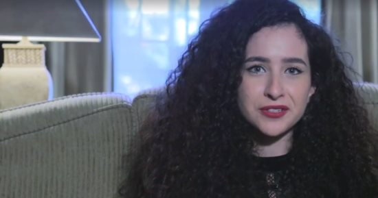 بالفيديو.. "القومى للمرأة" يوثق قصة نجاح مصممة الجرافيك غادة والى 