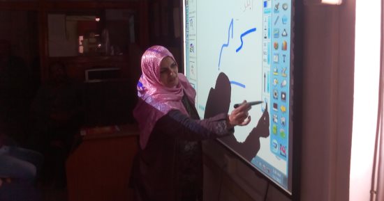 تدريب المعلمين على استخدام السبورات التفاعلية بالقليوبية