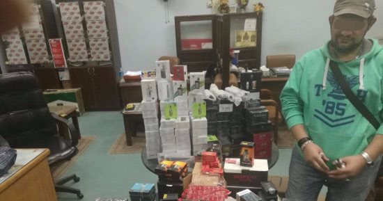 ضبط صاحبى محال بحوزتهما 755 شيشة إلكترونية مهربة جمركيا بمدينة نصر