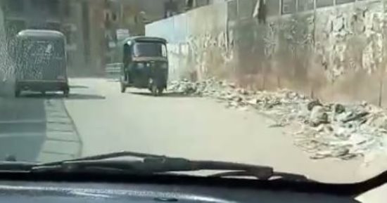 مواطن يشكو سير "التكاتك" عكس الاتجاه أعلى كوبرى الخارجة بالمطرية