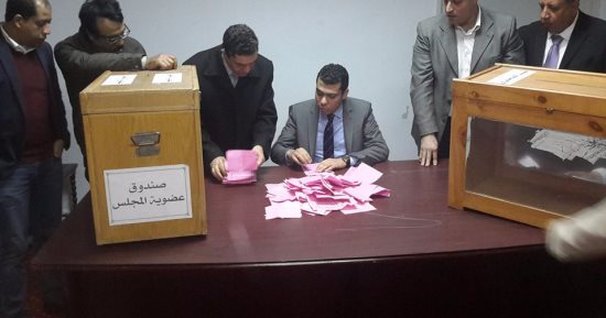 بدء فرز صناديق التصويت بنقابة الصحفيين الفرعية بالإسكندرية