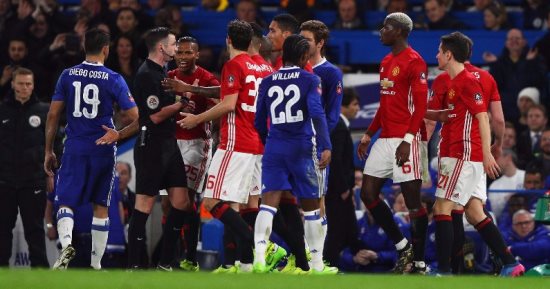 مانشستر يونايتد يستضيف تشيلسى فى قمة الدورى الإنجليزى