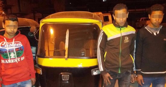 ضبط 3 عاطلين لاتهامهم بسرقة توك توك وآخر متهم بقتل صديقه بالقليوبية