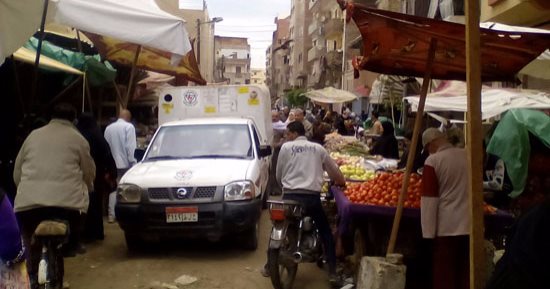 بالفيديو.. سوق خضار شبين الكوم يتحول لمقلب قمامة.. والمحافظ: تحويل المسئول للتحقيق